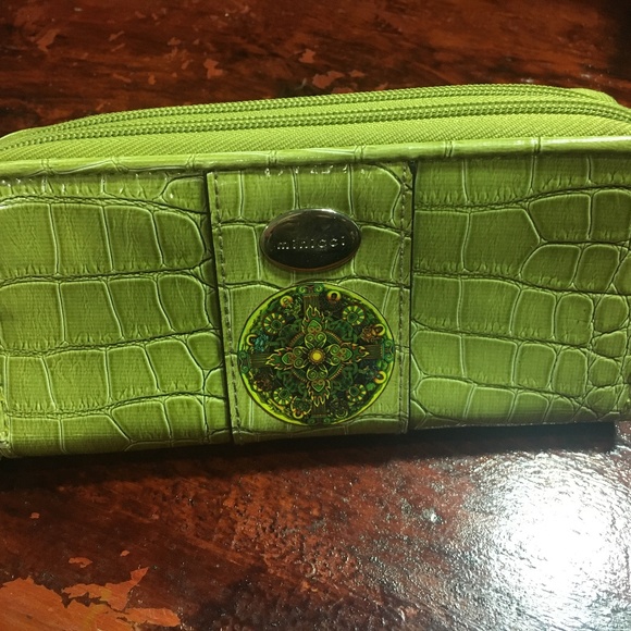 Free Add on! Upcycled Repaired Olive Green Minicci Wallet - Picture 1 of 10